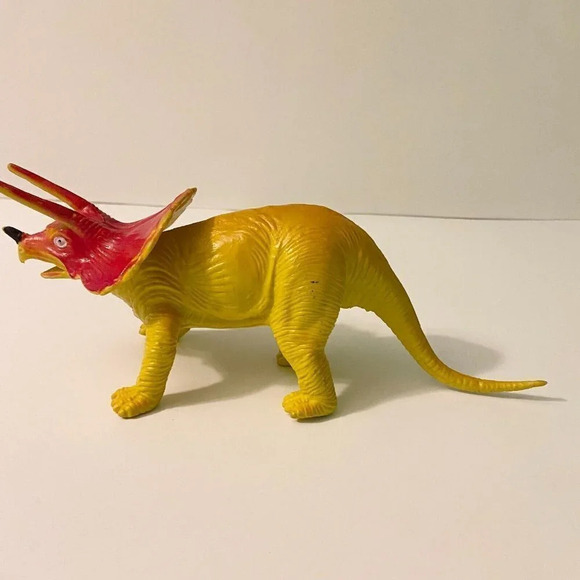 Vintage 1985 Imperial Yellow Red Triceratops Dinosaur 9 in Plastic Toy Figure - Picture 4 of 13